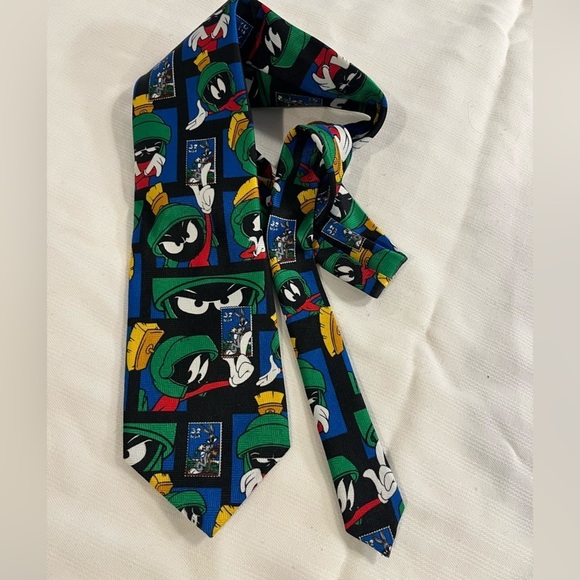 LOONEY TUNES VINTAGE MARVIN THE MARTIAN TIE - Picture 1 of 2